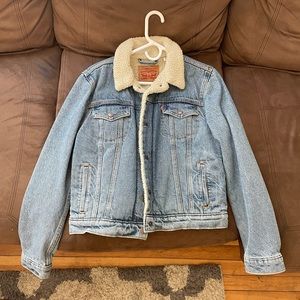Levi sherpa jean trucker jacket